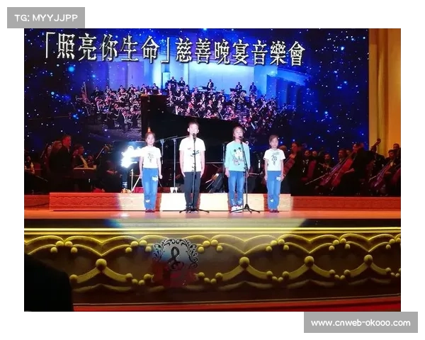 华彬冠军赛颁奖晚宴感人瞬间 国青队员集体致敬霍恩敬业精神